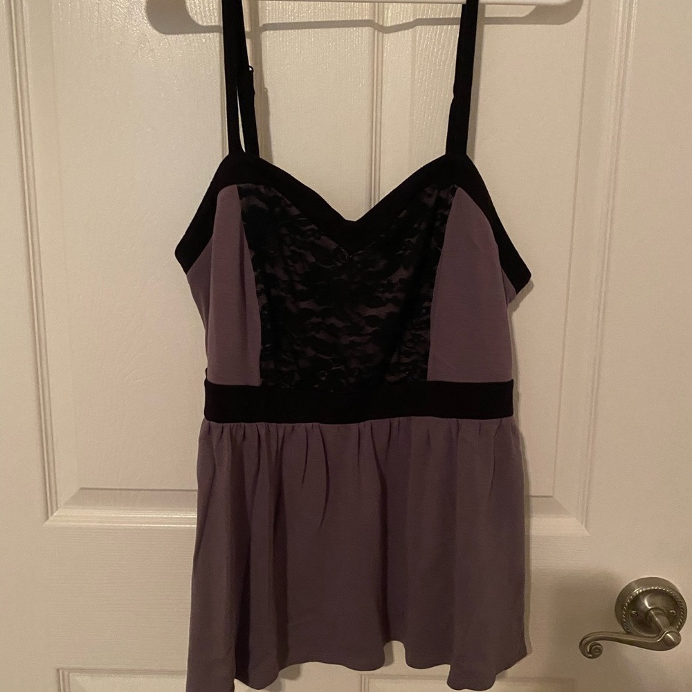 Torrid top adjustable straps Torrid size 1